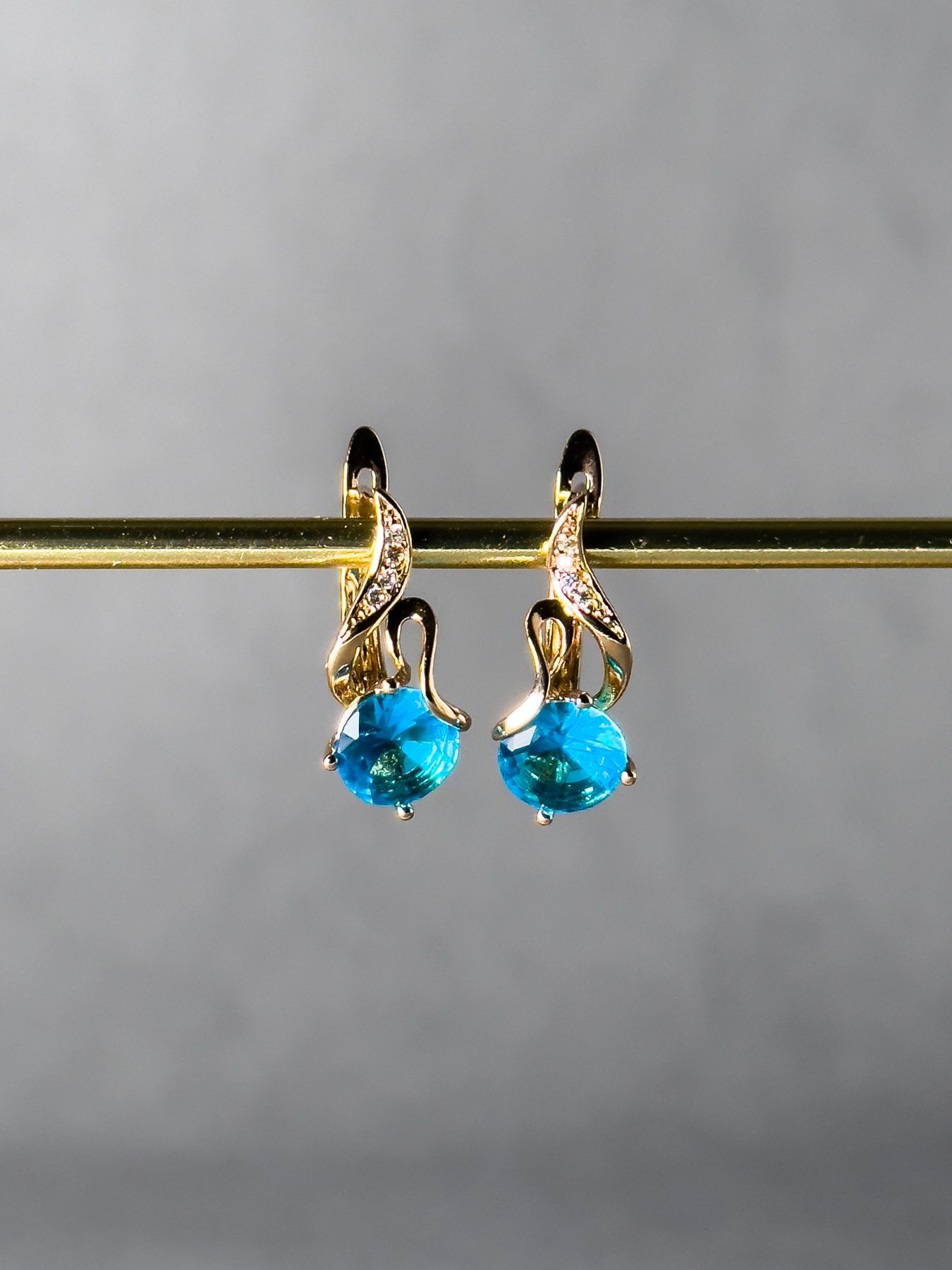 Сережки з блакитним камінчиком S634 - 2 - iriska.com.ua