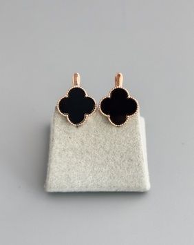 Сережки конюшини з чорною емаллю S1168 - 1 - iriska.com.ua