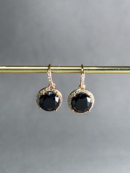Сережки з медичного сплаву з чорним камінчиком в золоті S650 - 1 - iriska.com.ua