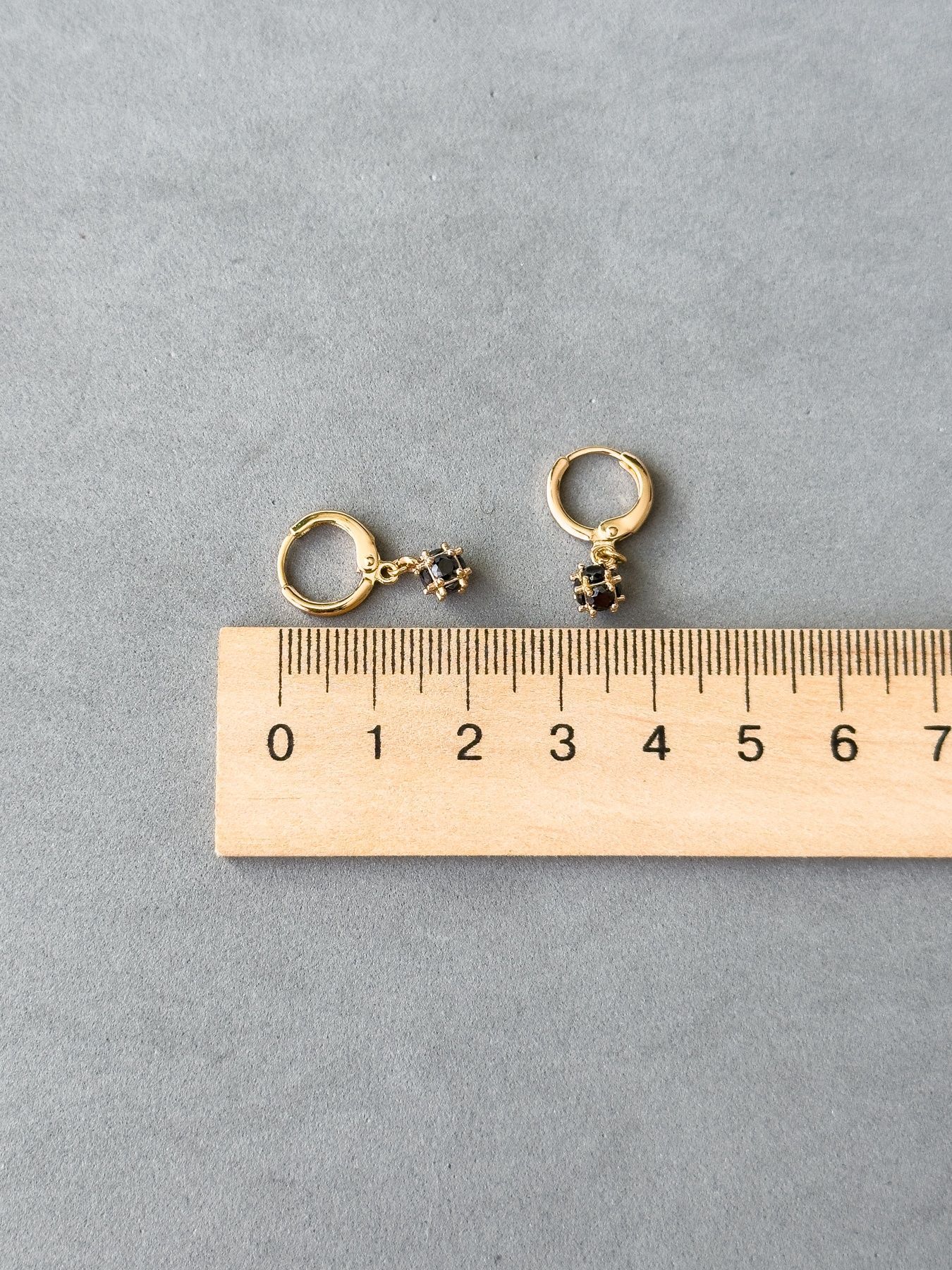 Сережки з чорними вставками S191 - 3 - iriska.com.ua