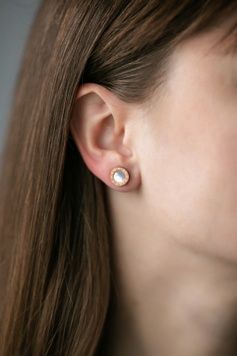 Сережки-пусети з перламутровими вставками S168 - 1 - iriska.com.ua